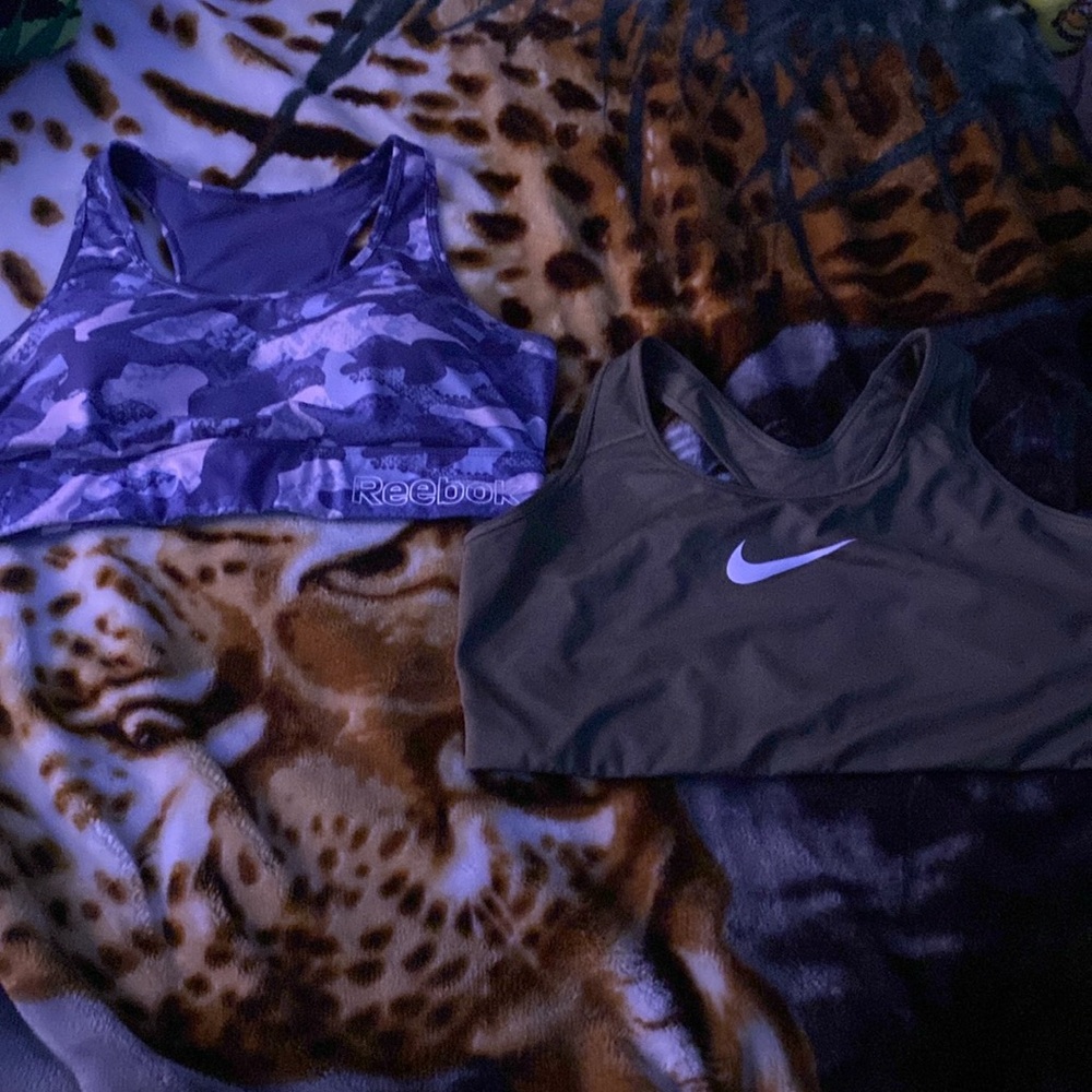Women’s size 2x sports bras